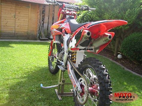 Honda CRF 250 R 2006 Specs and Photos