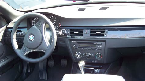 BMW E90 320i Review Lengkap dan Kisaran Harganya | MobilMan