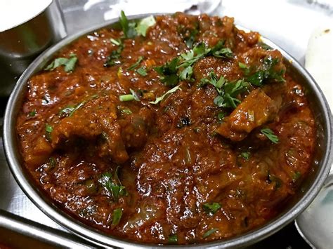 Kolhapuri mutton curry- Pure Indian recipe from IndianYug