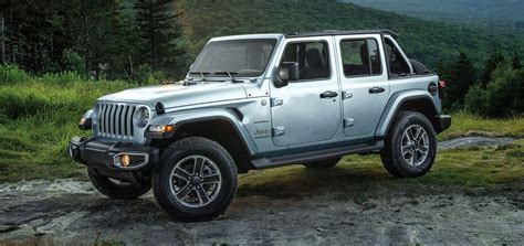 Photo Gallery Full of 2023 Jeep® Wrangler 4x4 SUV Images