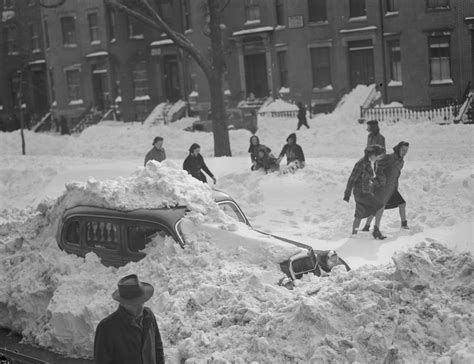 Snowpocalypse in Boston, 1940 | Boston winter, Vintage photos, In boston