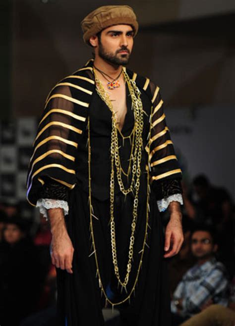 Surprising men's fashions in Pakistan