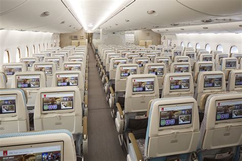 Emirates apresenta novos interiores do A380