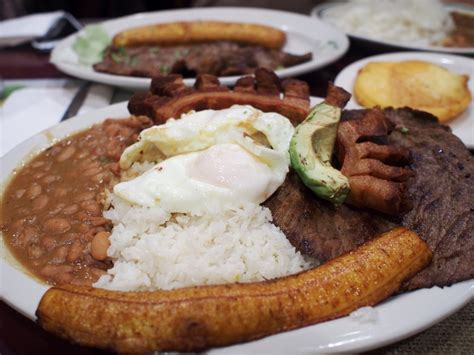 10 Colombian Dishes You Must Try