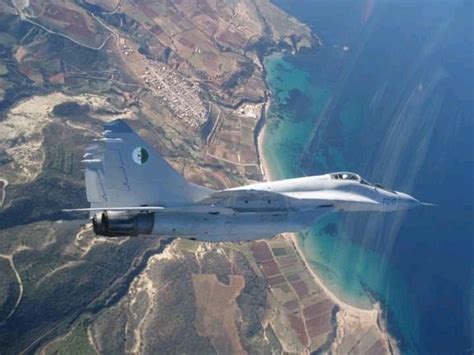 An Algerian Air Force Mig-29 patrolling the skies 🇩🇿 must be a nice ...