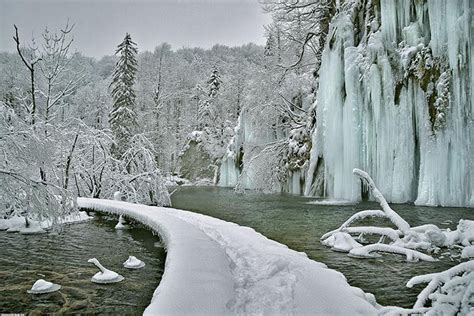 The Spectacular Plitvice National Park Winter Wonderland • Plitvice Winter