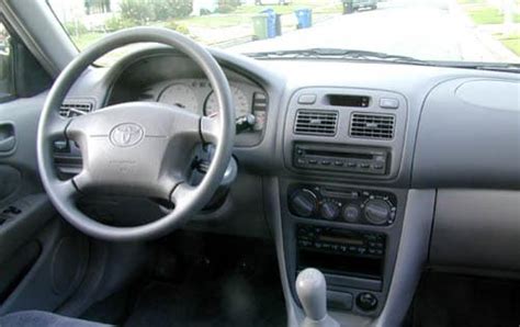 2000 Toyota Corolla Pictures - 12 Photos | Edmunds