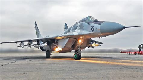 Despite F-16 Setback, Sukhoi-30 MKI Flanker 'Outflanks' MiG-29 'Fulcrum ...