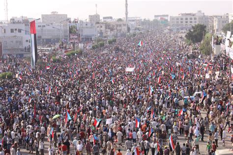 Yemen: Thousands protest for southern secession | Middle East Eye