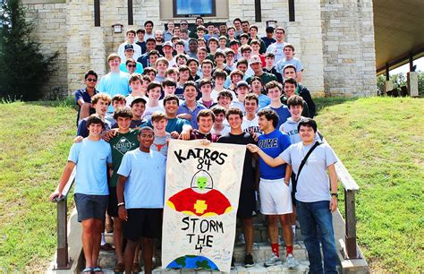 Strake Jesuit Junior Year Highlighted by Kairos Retreat | The Buzz ...