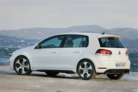 2010 Volkswagen Golf GTI Preview - Photos (1 of 39)