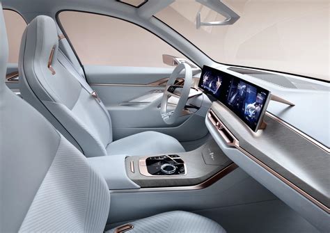 2022 3 Series Interior