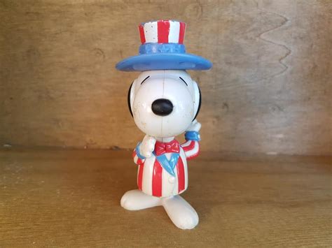 Snoopy Figurine Vintage Snoopy Figurine Vintage Snoopy