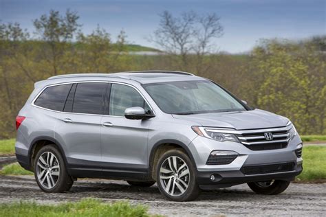 2017 Honda Pilot SUV Specs, Review, and Pricing | CarSession