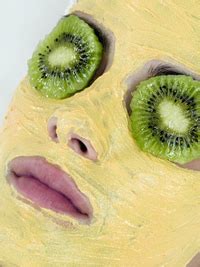 Pictures : Homemade Face Masks for Oily Skin - Egg Yolk Face Mask