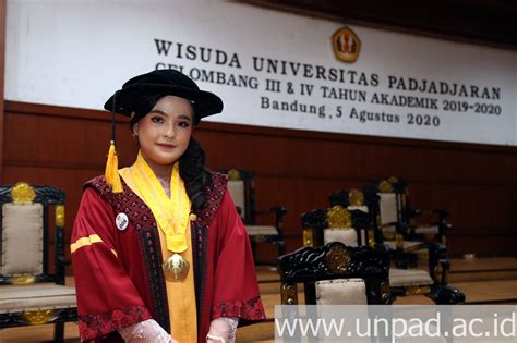 Kreasikan Metode Belajar Efektif, Yasa Putri Salsabilla Jadi Wisudawan ...