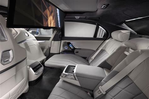 2023-bmw-i7-rear-seats-1650375816 - The Big Picture