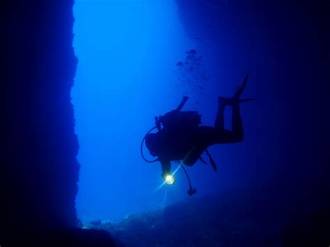 Cave diving | Naxos Diving Center