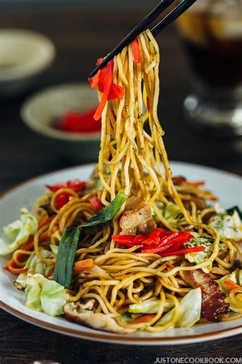 Yakisoba (Japanese Stir-Fried Noodles)(Video) 焼きそば | Recipe | Easy ...