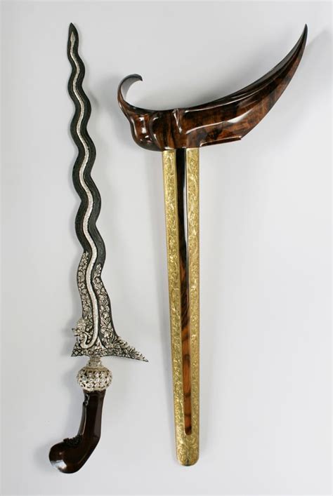 THE TRADITIONAL GUN'S OF JAVA: Javanese traditional weapons of the keris