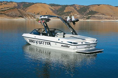 Ski-Wake Boats – Power Boat Magazine