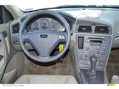 2002 Volvo S60 T5 Graphite Dashboard Photo #70148111 | GTCarLot.com