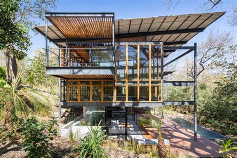 Tropical Modernism: Costa Rica’s New Elevated Treehouses | ArchDaily