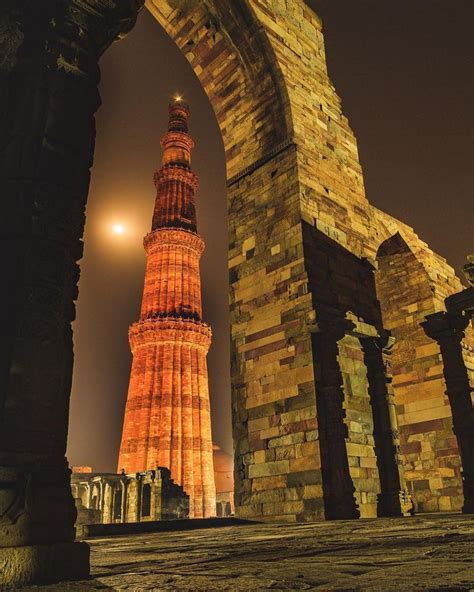 Glimpse the Majestic Qutub Minar in Delhi