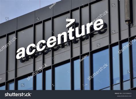 Accenture Logo On Facade Multinational Business Stock Photo 2107309415 ...