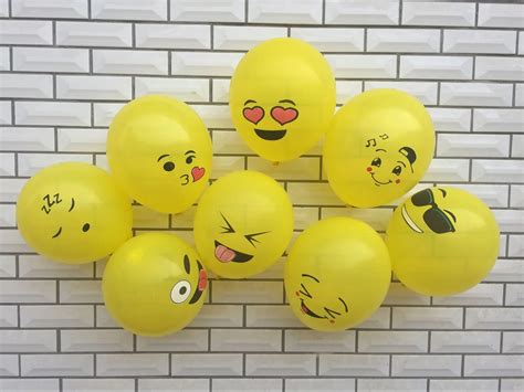 2.8g 30cm 100 Piece Circular Smiley Face Balloon Festively Decorated ...