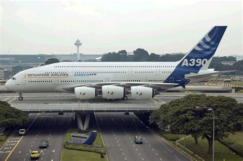 First look at the new Airbus 390. : aviation