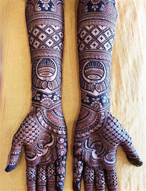 180+ Traditional and Modern Mehndi Designs