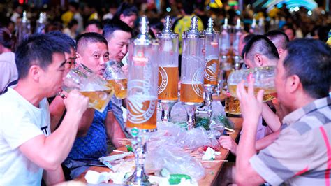 China's Qingdao Beer Festival Taps Into a Thirsty Market | TIME