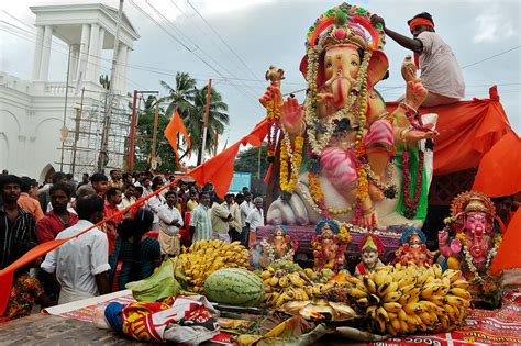 Ganesh Chaturthi Celebration in Mumbai - Famous Festivals of Mumbai