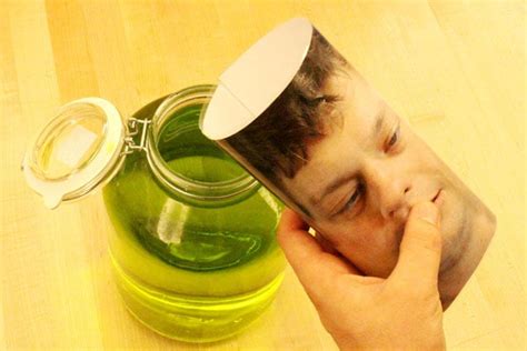 A Photograph of Your Face in a Jar Makes for a Creepy Halloween Prank ...