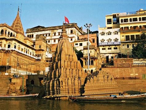 5 Most Divine & Famous Ghats In Banaras | Varanasi Ghats | Solitary ...