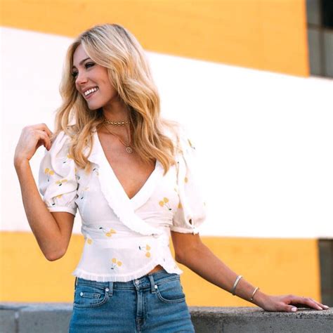 Abby Hornacek on Instagram: “🍋” | Fashion, Women, Smile girl