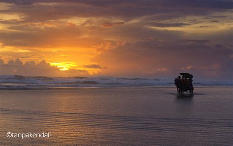 Pantai-Pantai di Jogja yang Bagus Untuk Menikmati Keindahan Sunset