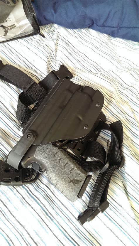 Bladetech Thigh Retention holster for xDM9 4.5 w/Streamlight TLR2 ...