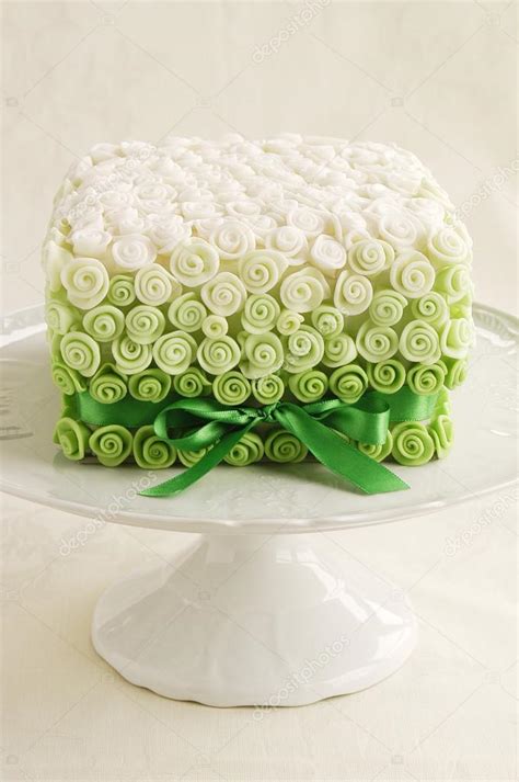 Iictures : pretty cakes for birthday | Pretty birthday cake — Stock ...