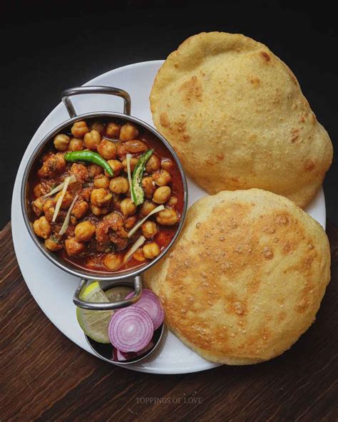 How Chole Bhature Travelled Through History & Made India Fall in Love