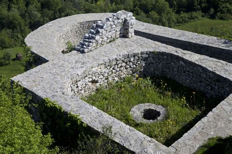 Evening light on the castle of Srebrenik | Srebrenik Castle | Srebrenik ...