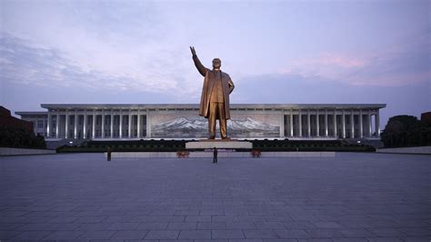 Kim Il Sung statue, Pyongyang | This 20-metre bronze statue … | Flickr