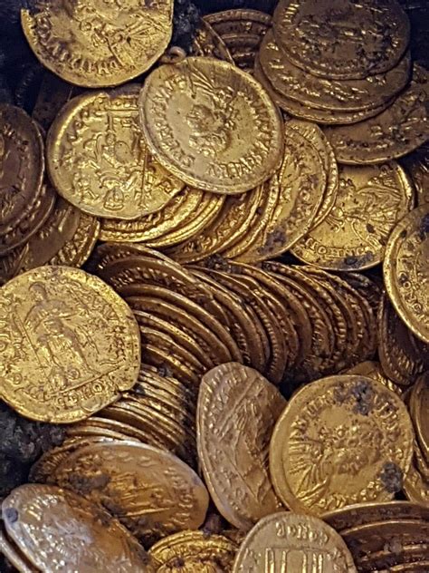 The History Blog » Blog Archive » Late Roman gold coin hoard found in Como