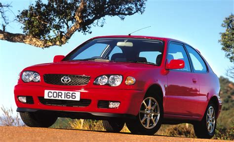 Corolla Hatchback Exterior (2000 - 2002) - Toyota Media Site