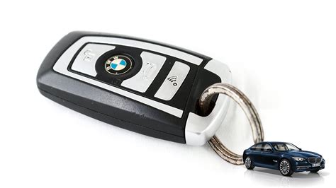 Anybody else thinks the BMW key fobs are too big? : BMW