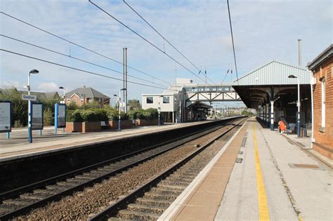 Grantham Station © J.Hannan-Briggs cc-by-sa/2.0 :: Geograph Britain and ...