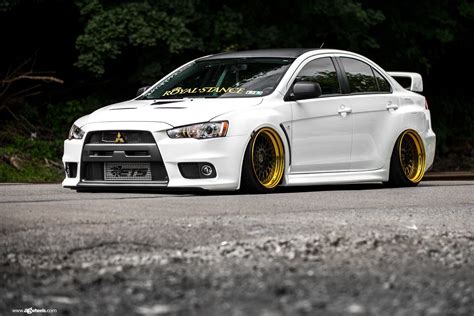 Mitsubishi Lancer Evolution on Air Suspension by Avant Garde ...