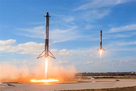 File:Falcon Heavy Side Boosters landing on LZ1 and LZ2 - 2018 ...