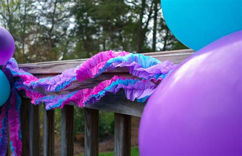 DIY Ruffled Streamers - South Lumina Style